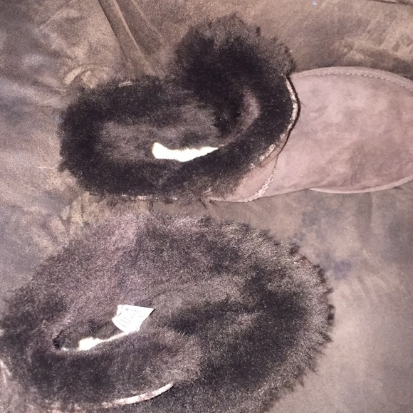 Chocolate brown UGGS(little girl3) - Picture 2 of 8